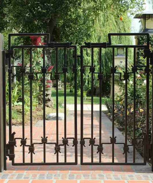 swing gate